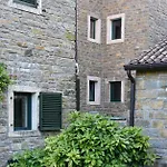 L'abbraccio Della Quercia - Buje