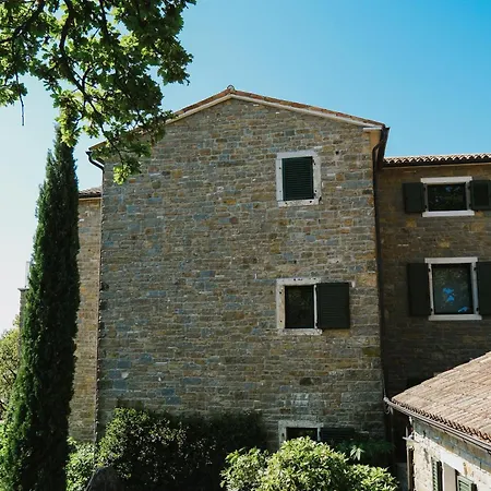 L'abbraccio Della Quercia - 4* Buje